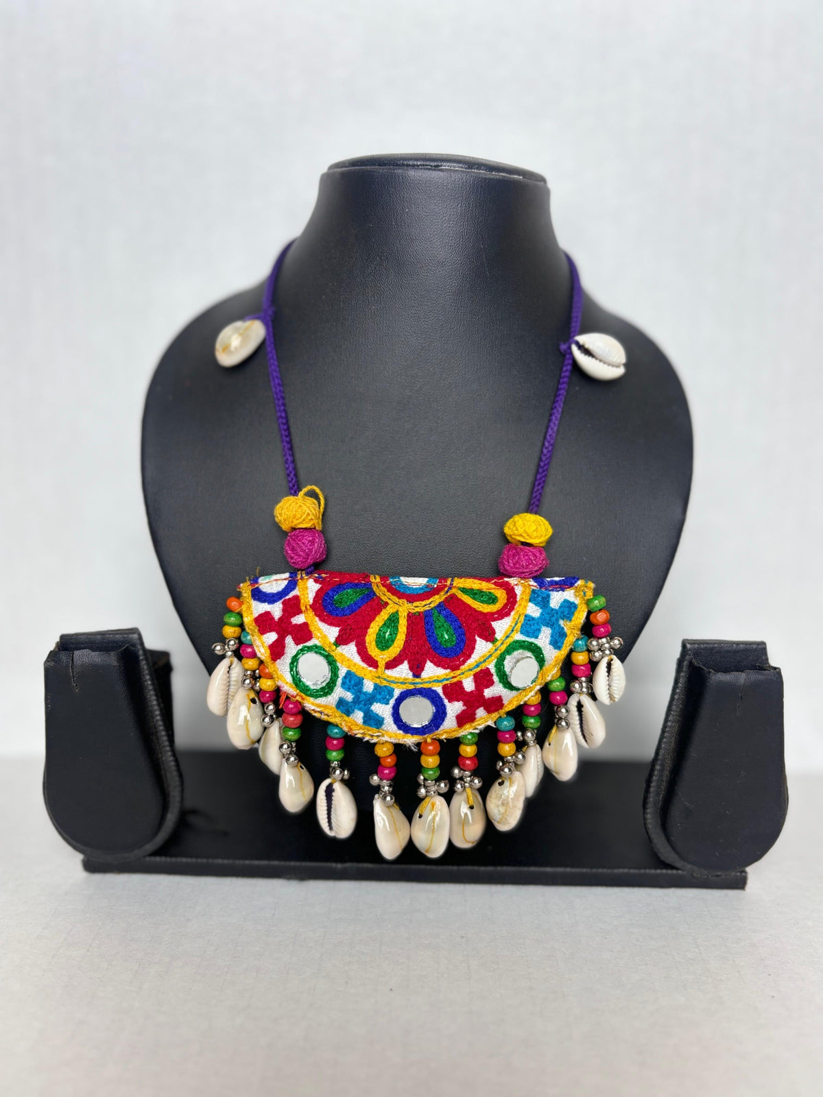 Kachhi Banno D-Cut Necklace
